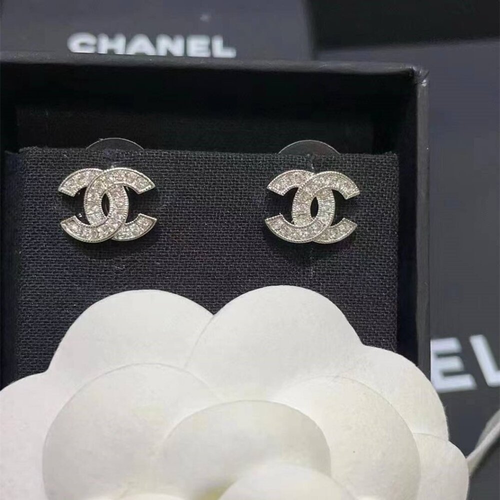 🩶 Chanel Silver Stud Earrings 🩶